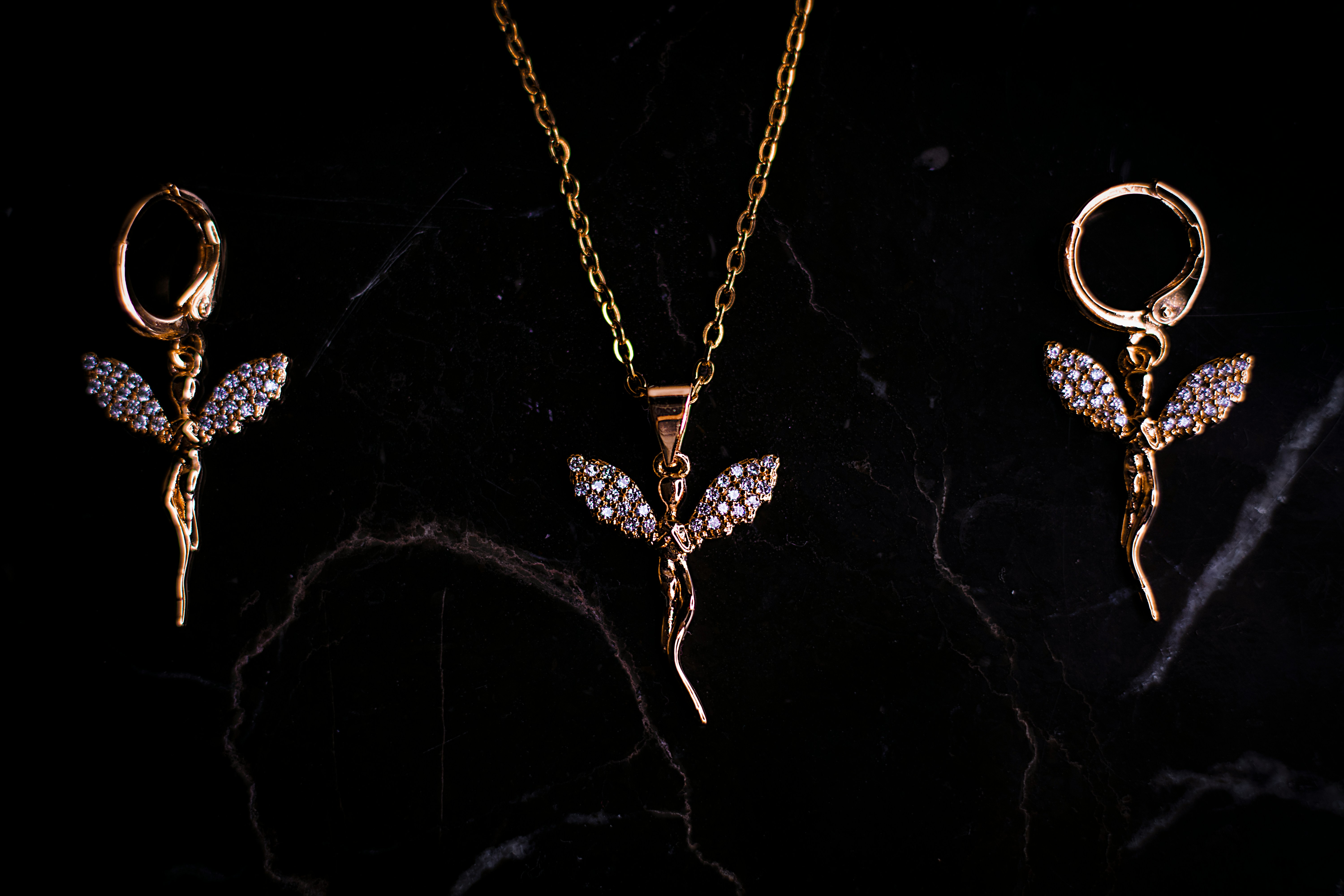 Goldkette auf Maßband